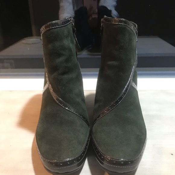 clarks green boots